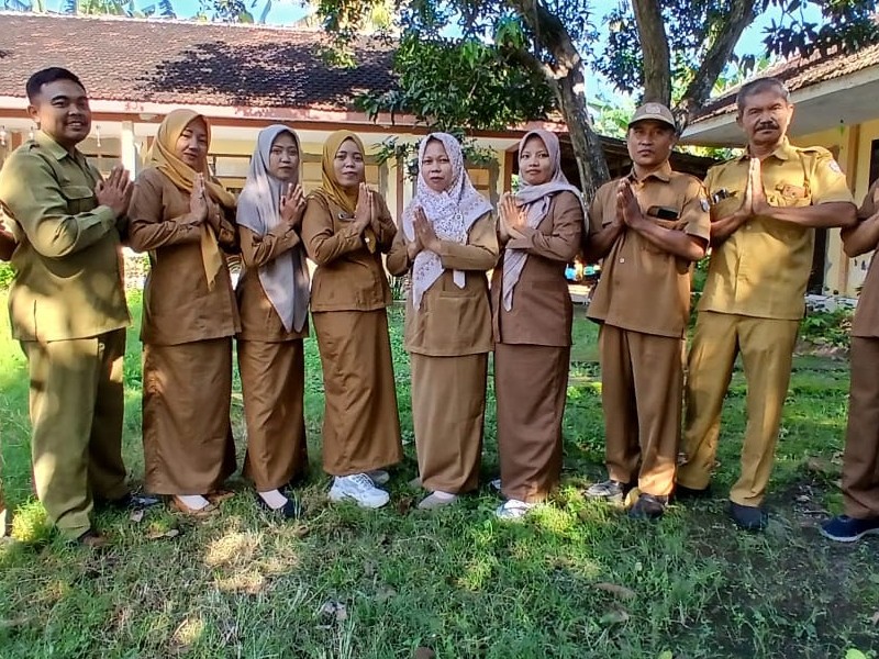 HARI PERTAMA MASUK SEKOLAH